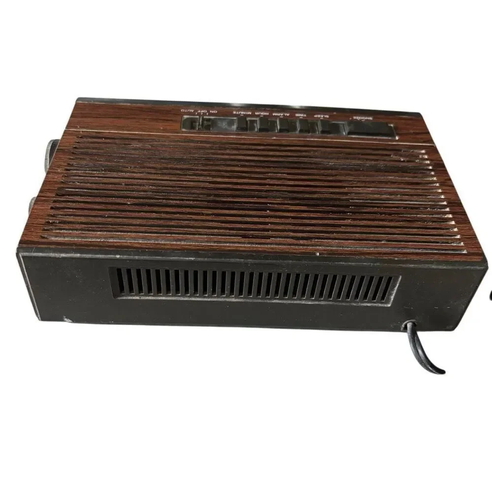 Lloyds Model J202B Clock Radio